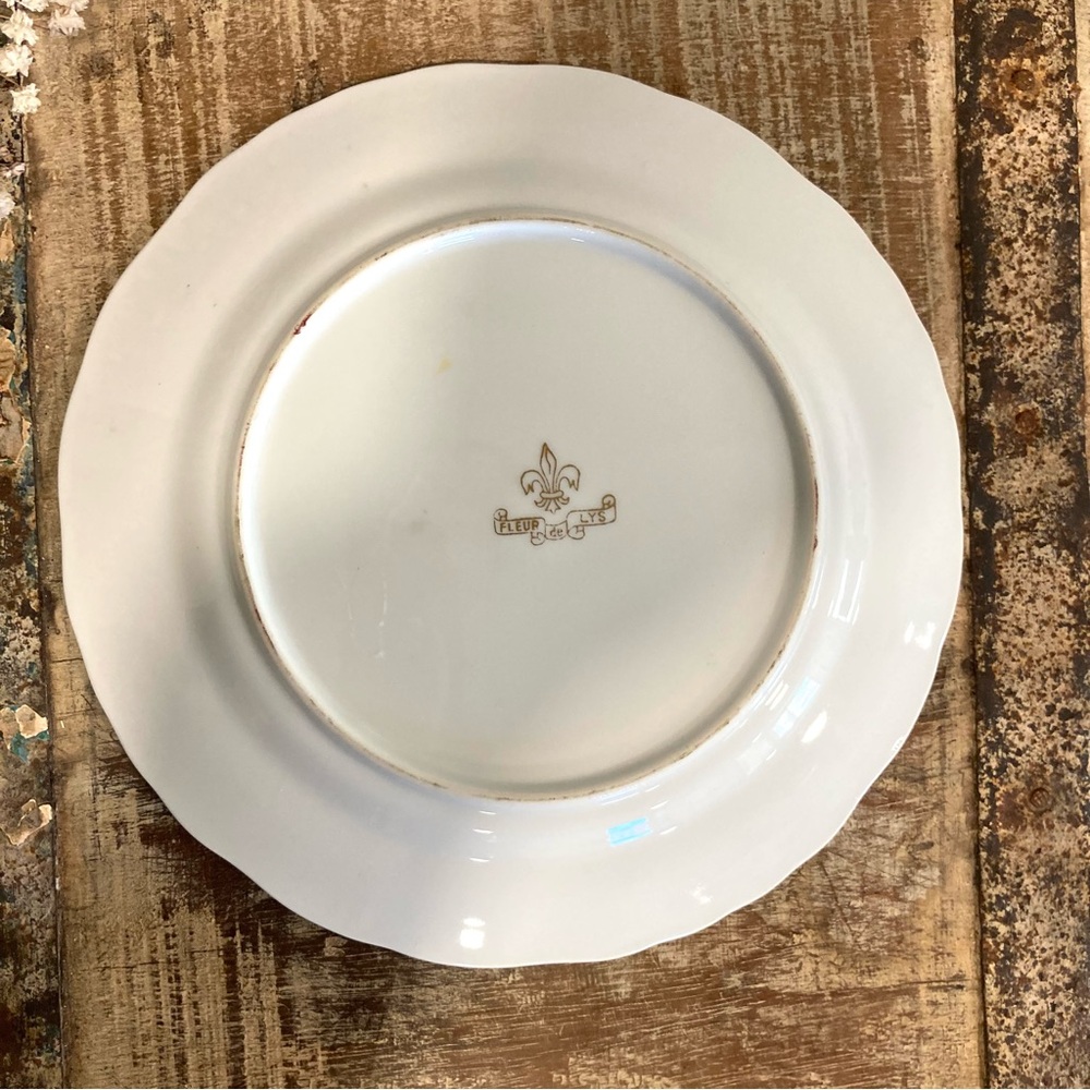 Red and Gold Rimmed Decorative Plate with Woman’s Portrait Fleur de Lys - Picture 8 of 10